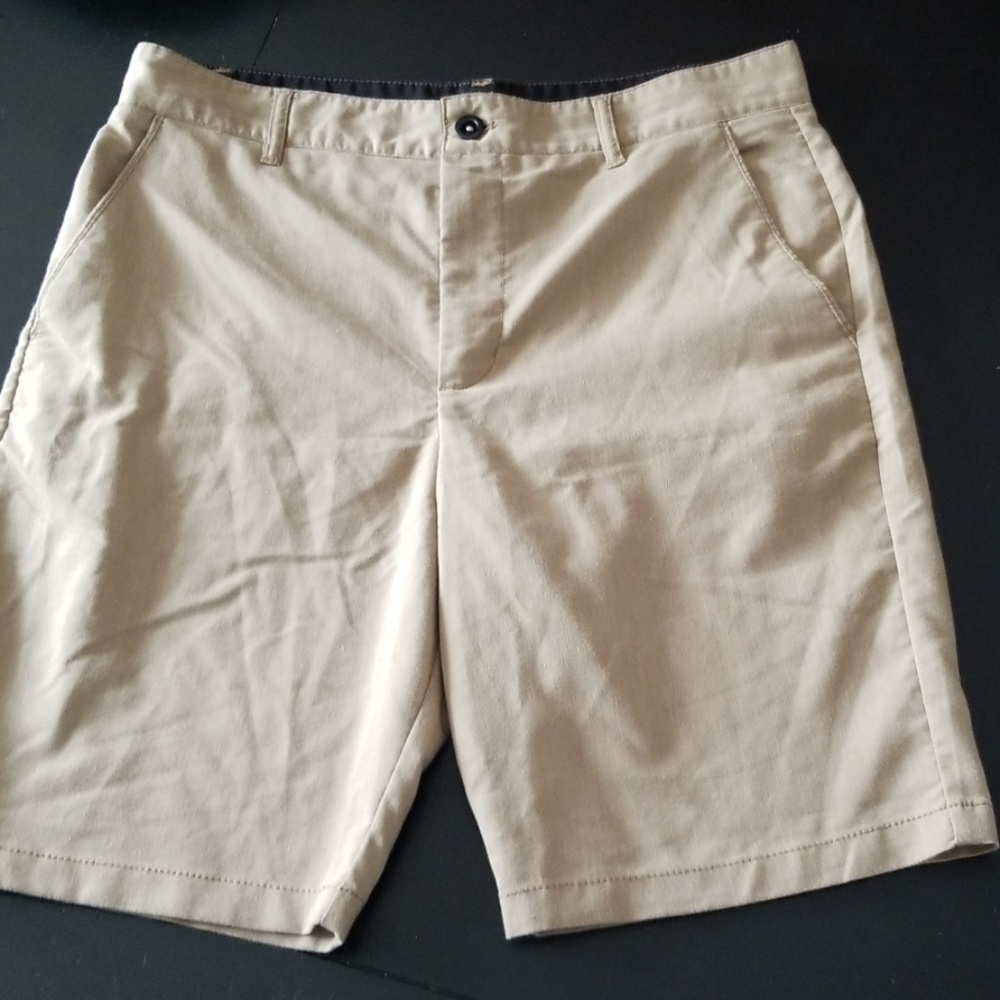 Men's mid thigh dress short